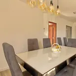 بيت ضيافة Amadeus